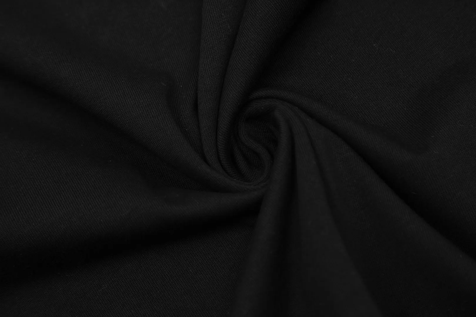 vivienne west wood Vivienne Saturn classic versatile long-sleeved, simple and fashionable, very practical to wear inside and outside, the top hot model in 2024, no need to say more, directly cut down, full range of correct accessories, every detail is completely restored, directly stretched to full Size: XS-L Color: black white